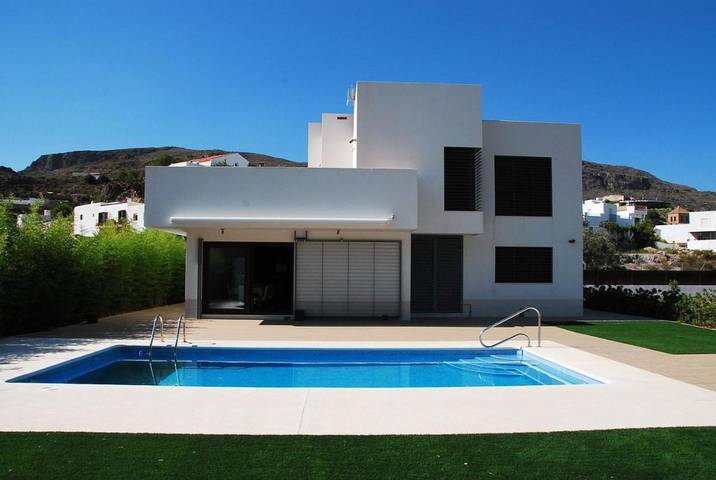 Casa rural para 10 personas, con Balcón y Terraza además de Jardín y Piscina en Felix