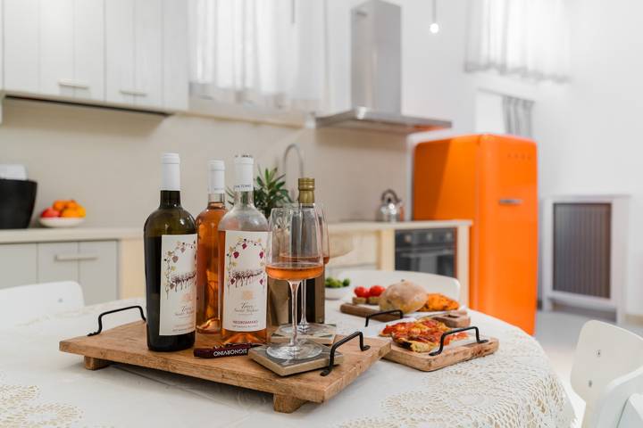 Bacchus Luxury Home Ancient Suite in Otranto: Spa Tub, Fireplace, Parking, Wi-Fi, AC in Otranto, Otranto region