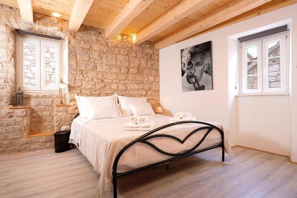 Maison d'une chambre avec la terrasse Stari Grad, Hvar K-24810 in Stari Grad, Hvar