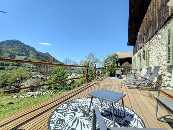 Gîte pour 2 personnes, avec jacuzzi et sauna ainsi que jardin et terrasse à Vacheresse
