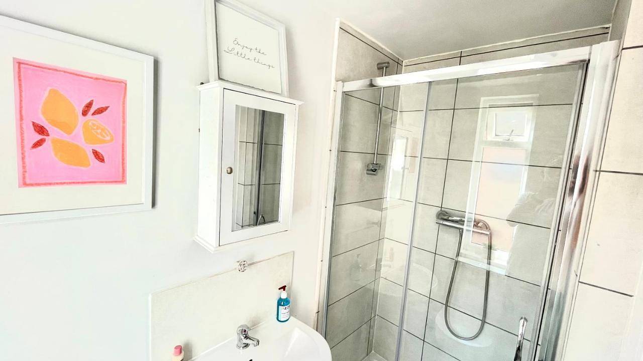 Double Room in Coventry, Birmingham Area
