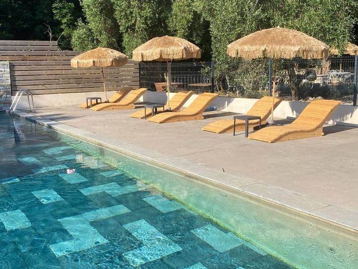Maison de campagne pour 3 personnes, avec bassin pour enfant ainsi que piscine et jardin à Pietracorbara