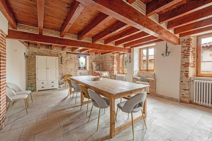 Location de vacances pour 12 personnes, avec piscine ainsi que jardin et vue, adapté aux familles à Castelnau-de-Lévis - 2