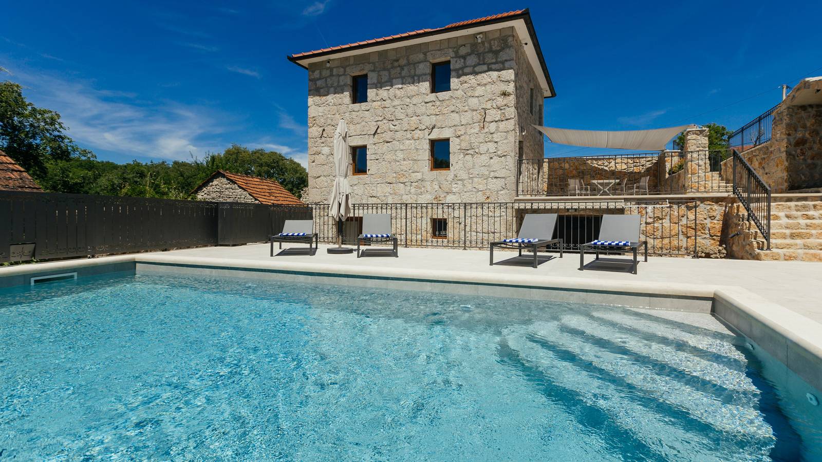 Villa Mila - Makarska by Villas Guide in Imotski, Makarska Riviera