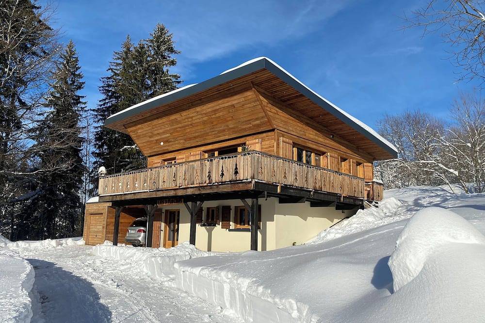 Cosy and comfortable 4-star chalet in a peaceful natural setting in Prémanon, Regionaler Naturpark Hochjura
