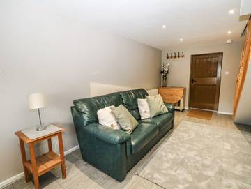 Log Cabin for 2 People in Hope Valley, Peak District, Photo 4