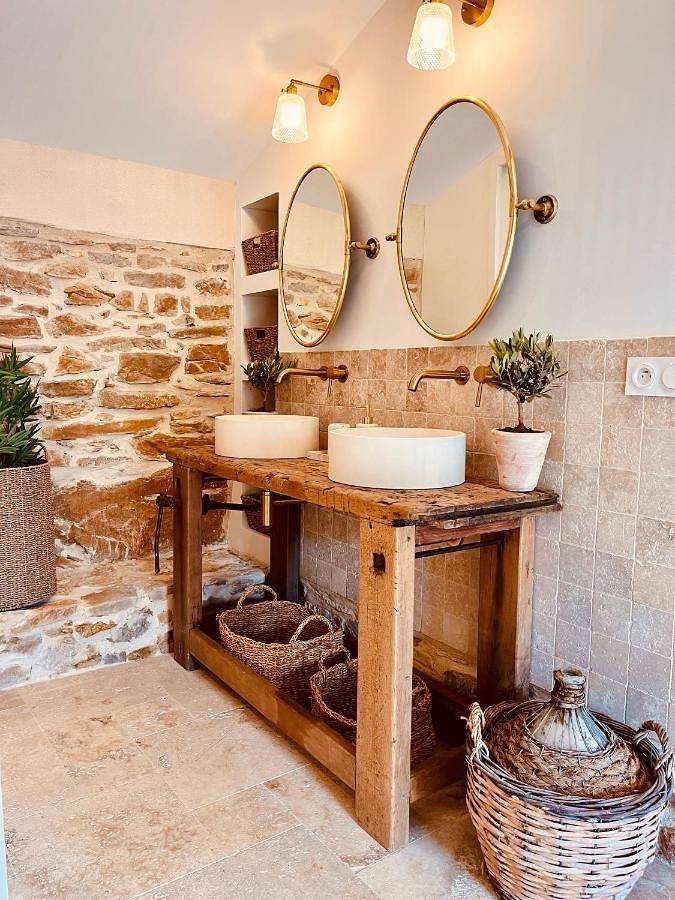 Location de vacances pour 2 personnes, avec vue ainsi que jardin et piscine à Le Beausset - 3