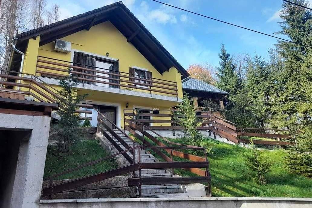 Ganze Wohnung, 1-Zimmer-Ferienwohnung mit Terrasse Fuzine, Gorski kotar A-20934-a in Fuzine, Primorje-Gorski Kotar