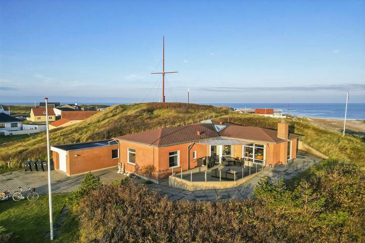 Ferieudlejning for 6 personer, med Terrasse i Klitmøller