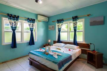 Maison d’hôte pour 2 personnes, avec jardin ainsi que vue et terrasse dans La Digue