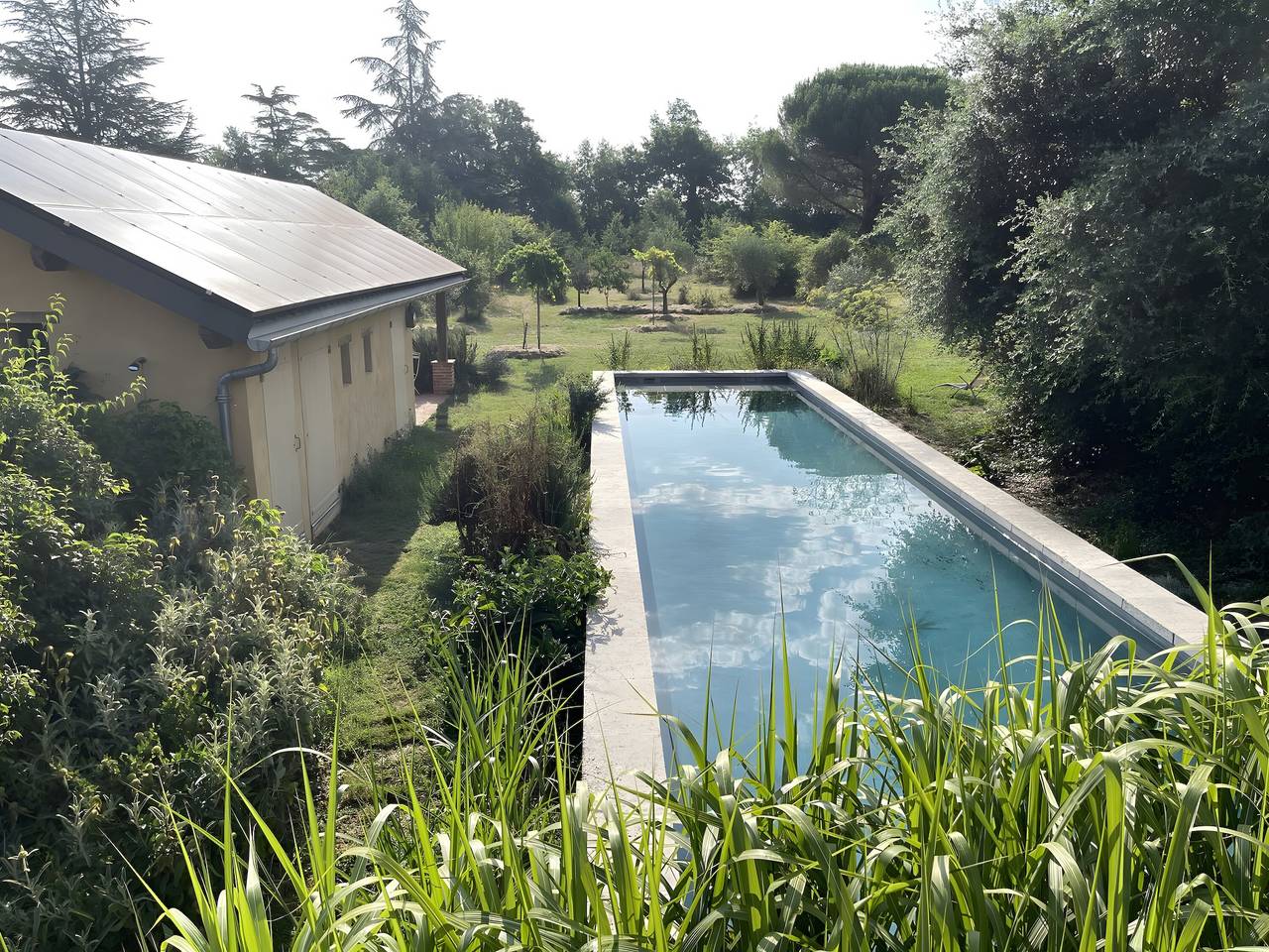 Appartement entier, Appartement « Le Loft Du Chant Du Buc » avec piscine, jardin partagés et Wi-Fi in Marssac-sur-Tarn, Région d'Albi