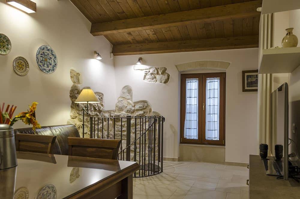 Ancient Thirteenth Century House within walking distance of the Cathedral in Altamura, Parque Nacional Alta Murgia