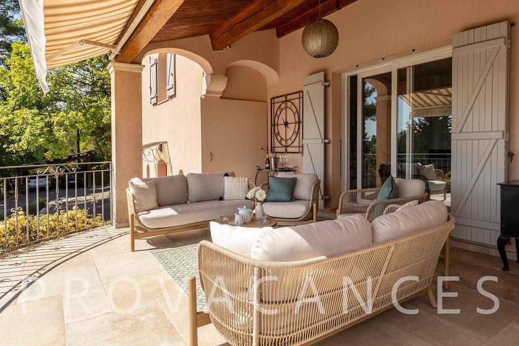 Holiday house with heated pool and views in Montauroux in Montauroux, Costa mediterránea (Francia)