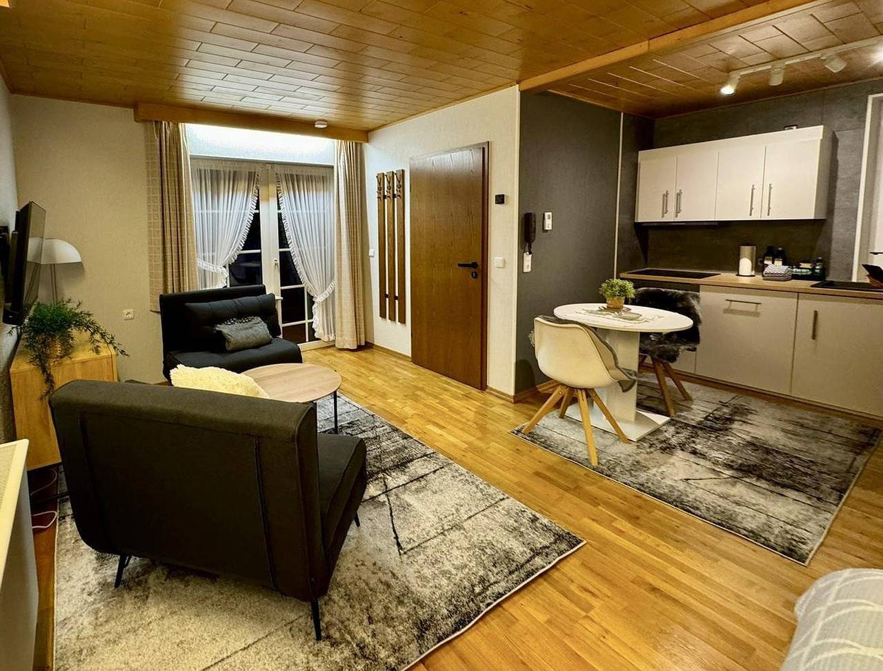Ganze Ferienwohnung, Appartement Mosel 1 in Schweich, Moseleifel