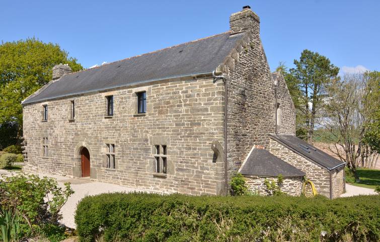 Cottage pour 2 personnes, avec jardin à Lopérec