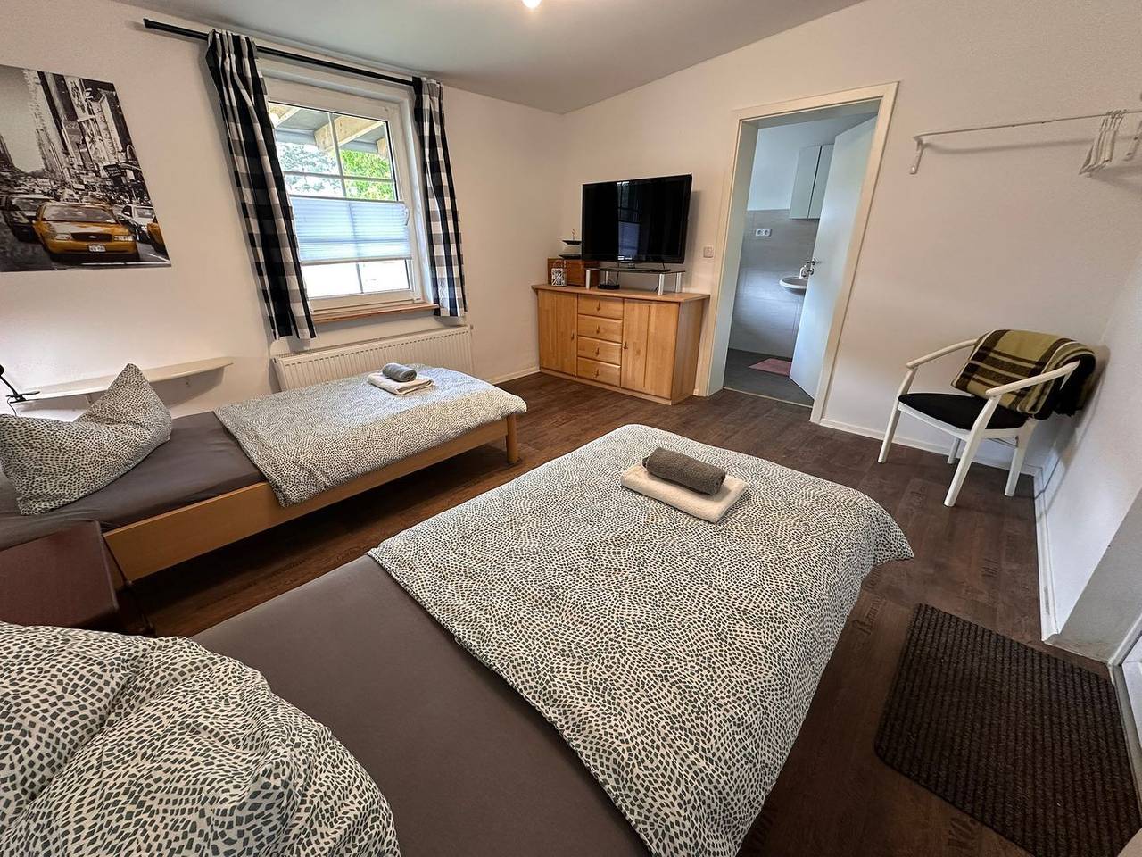 Ganze Ferienwohnung, Ferienzimmer in Eickhof: Entspannen im idyllischen Warnow Gebiet in Warnow (bei Bützow), Naturpark Nossentiner/Schwinzer Heide