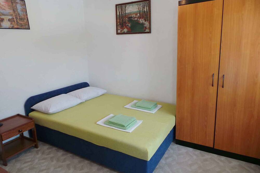 Ganze Wohnung, Ferienwohnung mit Internetzugang und Grill in Karlobag, Naturpark Velebit