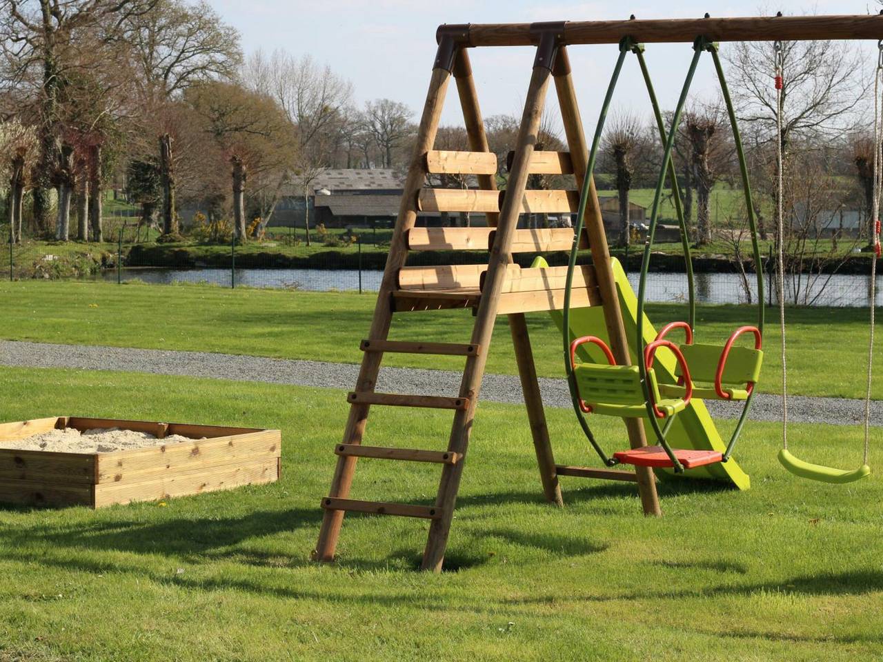 Charme Campagne: Maison Mitoyenne 2 Ch, Terrasse in Muneville-sur-Mer, Région de Coutances