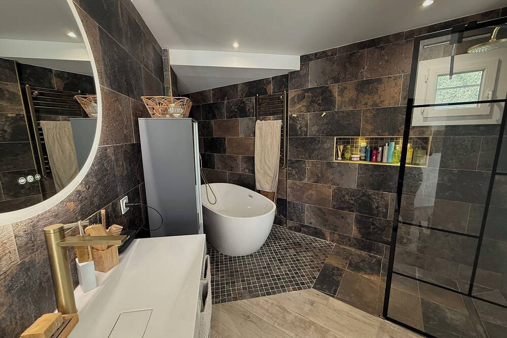 Spacious, bright, fully renovated villa in an excellent location. in Istres, Mittelmeerküste (Frankreich)