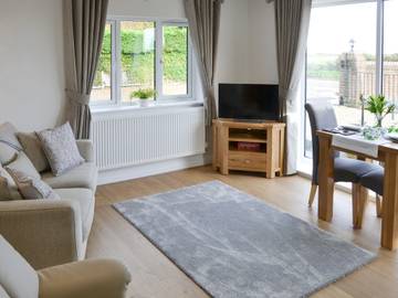 Cottage for 2 Guests in Walcott, England, Picture 1