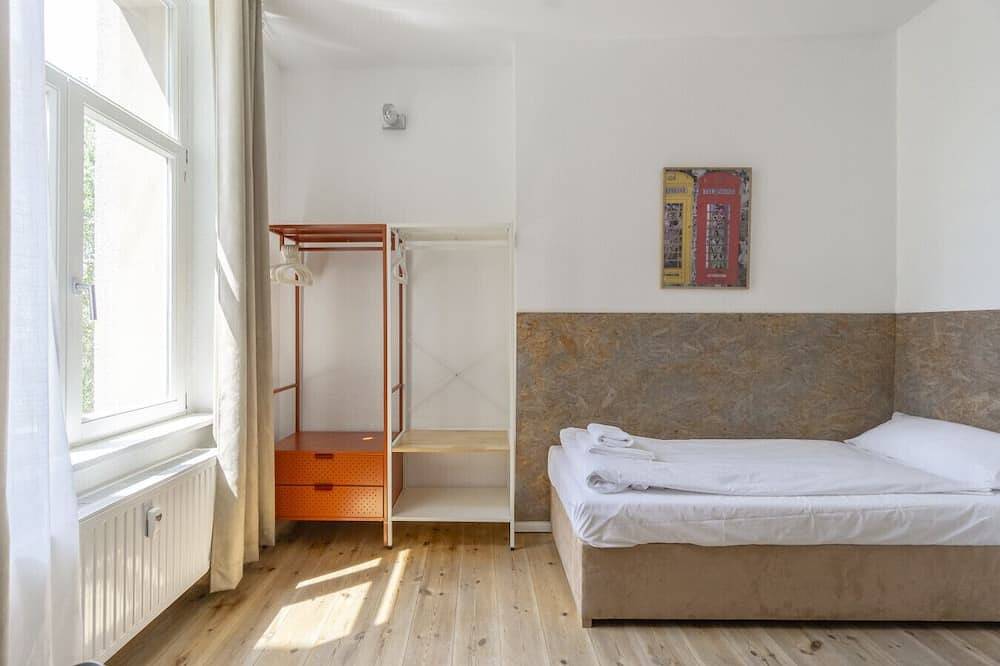 Ganze Wohnung, Mooeve Boxi 15 - Large Apartment with balcony in Friedrichshain - Kreuzberg, Berlin