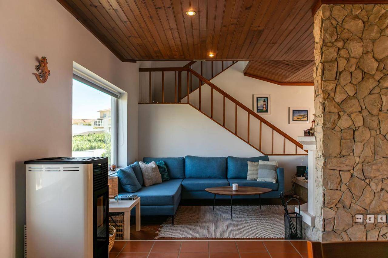 Sunny Villa Minutes from the Beach in Lourinhã, Distrito de Lisboa