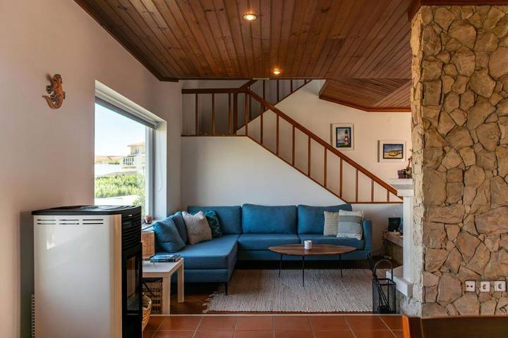 Sunny Villa Minutes from the Beach in Lourinhã, Distrito de Lisboa