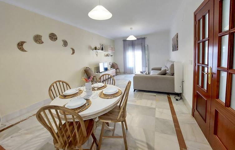 Ganze Ferienwohnung, Gemütliche Aznalcázar-Wohnung - zu Fuß zum Stadtzentrum in Aznalcázar, Sevilla Provinz