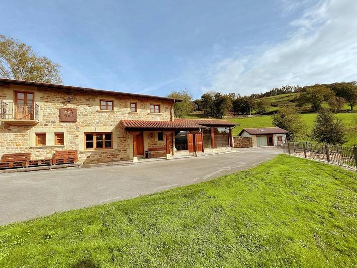 Chalet para 12 personas, con jardín además de vistas y piscina en Valle del Pas - 2