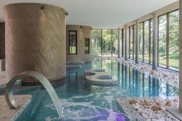 Hôtel pour 2 personnes, avec jardin ainsi que piscine et sauna, animaux acceptés à Uchaux