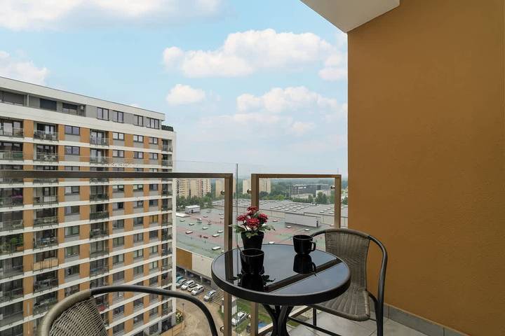 Apartamento entero, Apartment with Balcony on the 10th Floor | Parking and Neighborhood View in Poznań, Gran Polonia (región histórica)