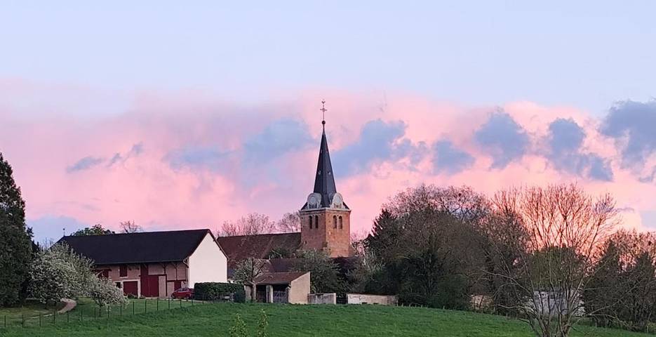 Gîte pour 2 personnes, avec jardin ainsi que terrasse et vue à Pierre-de-Bresse