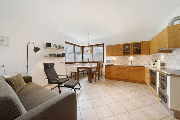 Appartamento intero, Appartamento 'Kati's Haus' con vista montagna, terrazza privata e giardino comune in San Pancrazio, Gruppo Ortles-Cevedale