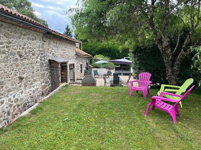 Location de vacances pour 6 personnes, avec jardin et piscine, adapté aux familles à Saint-Estèphe (Dordogne) - 4