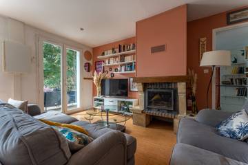 Gîte pour 6 personnes, avec jacuzzi et terrasse ainsi que jardin et piscine à Le Martinet