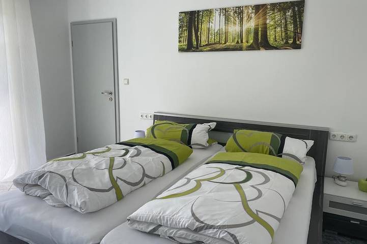 Ganze Wohnung, Wunderschöne frisch renovierte Ferienwohnung 2020 mit Pool in Stockheim (Oberfranken), Frankenwald