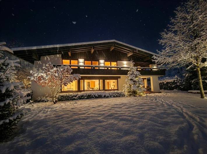 Villa für 12 Personen, mit Balkon und Terrasse sowie Garten und Ausblick