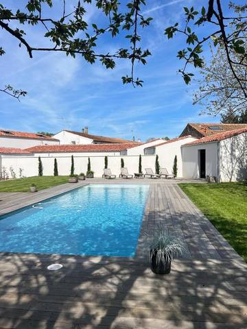 Villa pour 8 personnes, avec jacuzzi ainsi que jardin et piscine à La Rochelle