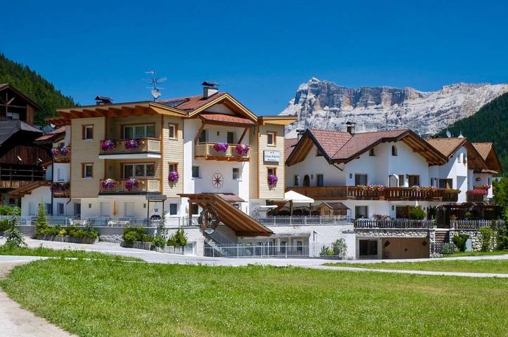 Ferienwohnung für 5 Personen, mit Ausblick und Sauna sowie Terrasse in Corvara in Badia - 2
