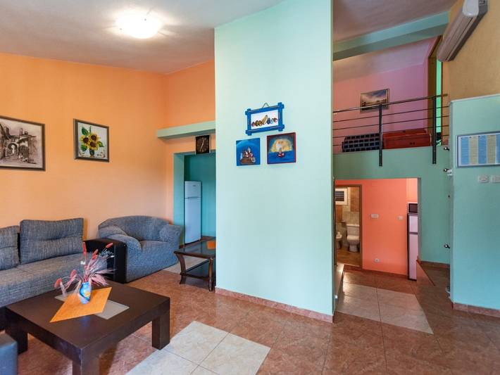 Ferienwohnung für 9 Personen, mit Garten und Terrasse sowie Pool in Marina - 3