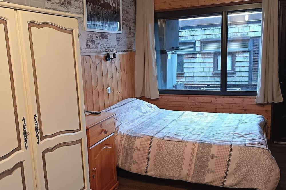 Entire apartment, Superb view from duplex apartment in Murat-le-Quaire, Volcans d'Auvergne Regional Nature Park