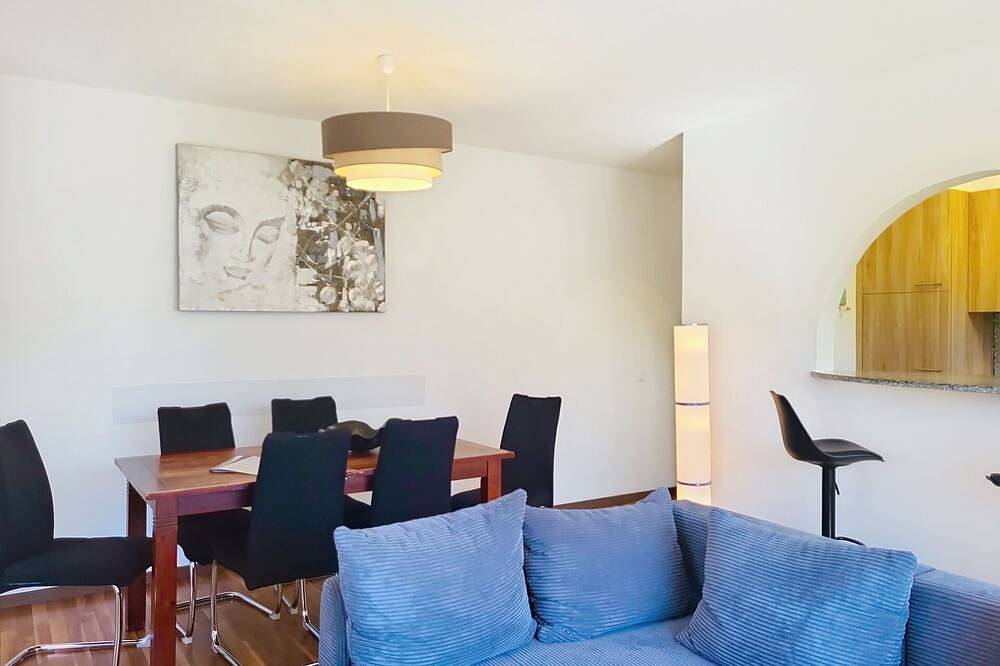 Ganze Wohnung, Herrliche Wohnung für 4 Personen mit Klimaanlage,  W-Lan, Tv, Innenhof und Panoramablick in Cugnasco-Gerra, Tessiner Alpen