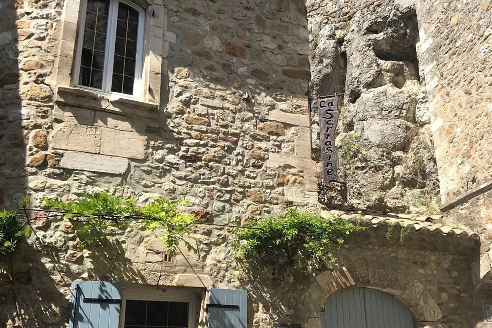 Entire apartment, La Porte du Sud in Aiguèze, Gorges de l’Ardèche