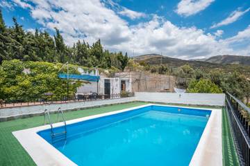 Casa rural para 15 personas, con jardín en Lanjarón