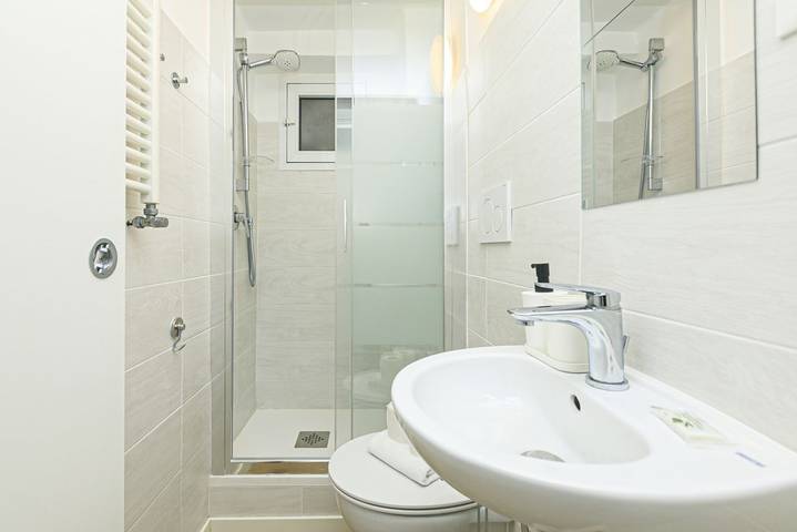 Appartamento intero, GuestHost - Genova Modern and Strategic Apartment in Genova (Città), Genoa