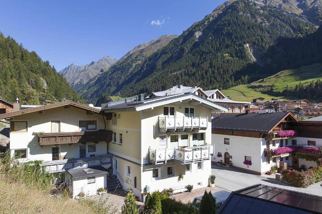 Ganze Ferienwohnung, Appartement Astrid in Hochoetz, Oetz