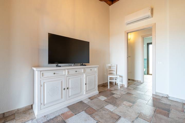 Casa vacanze 'Tramonto' con vista sulle montagne, Wi-Fi e aria condizionata in Crabonaxa/Villasimius, Villasimius
