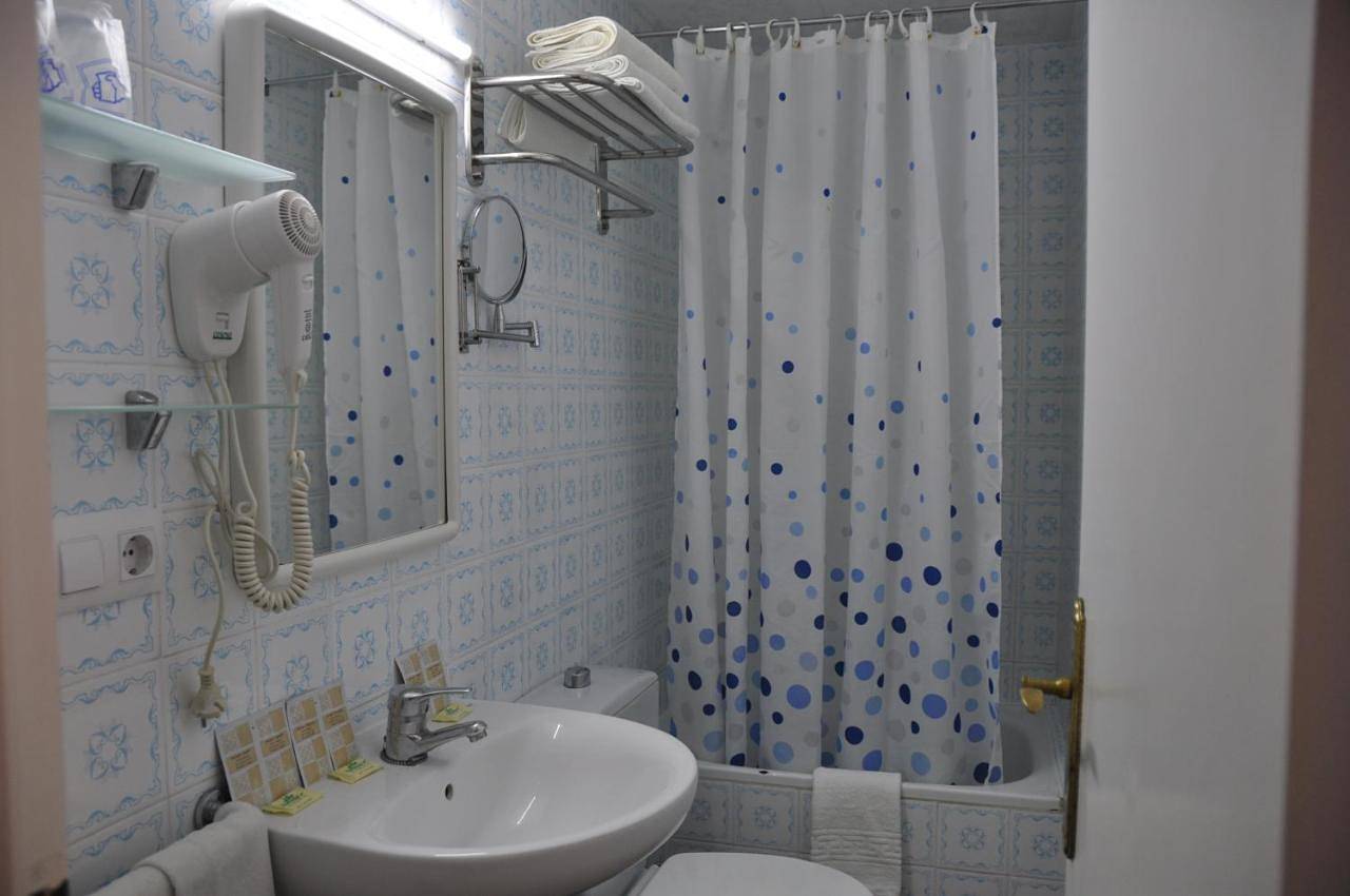 Hostal - Pensión El Amigo in Central Lloret de Mar, Lloret de Mar