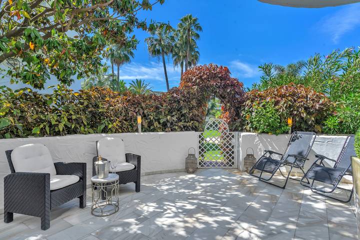 Hel lejlighed, Marbella Real - Stylish 2-Bedroom Garden Apartment in Marbella West, Marbella