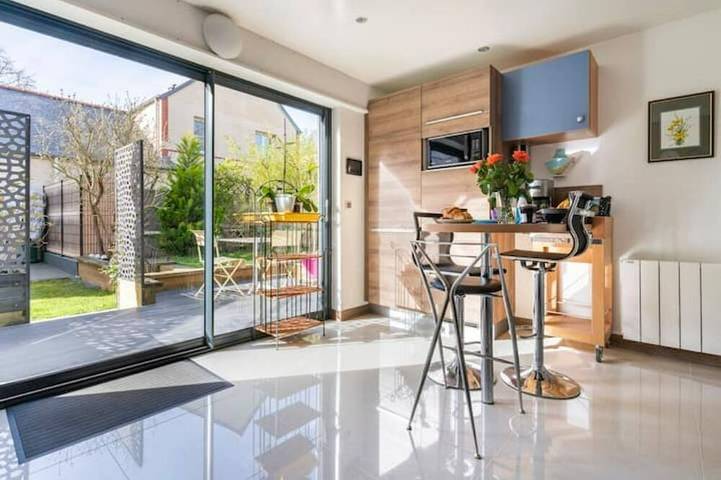 Location de vacances pour 2 personnes, avec Jacuzzi ainsi que Terrasse et Jardin à Chartres